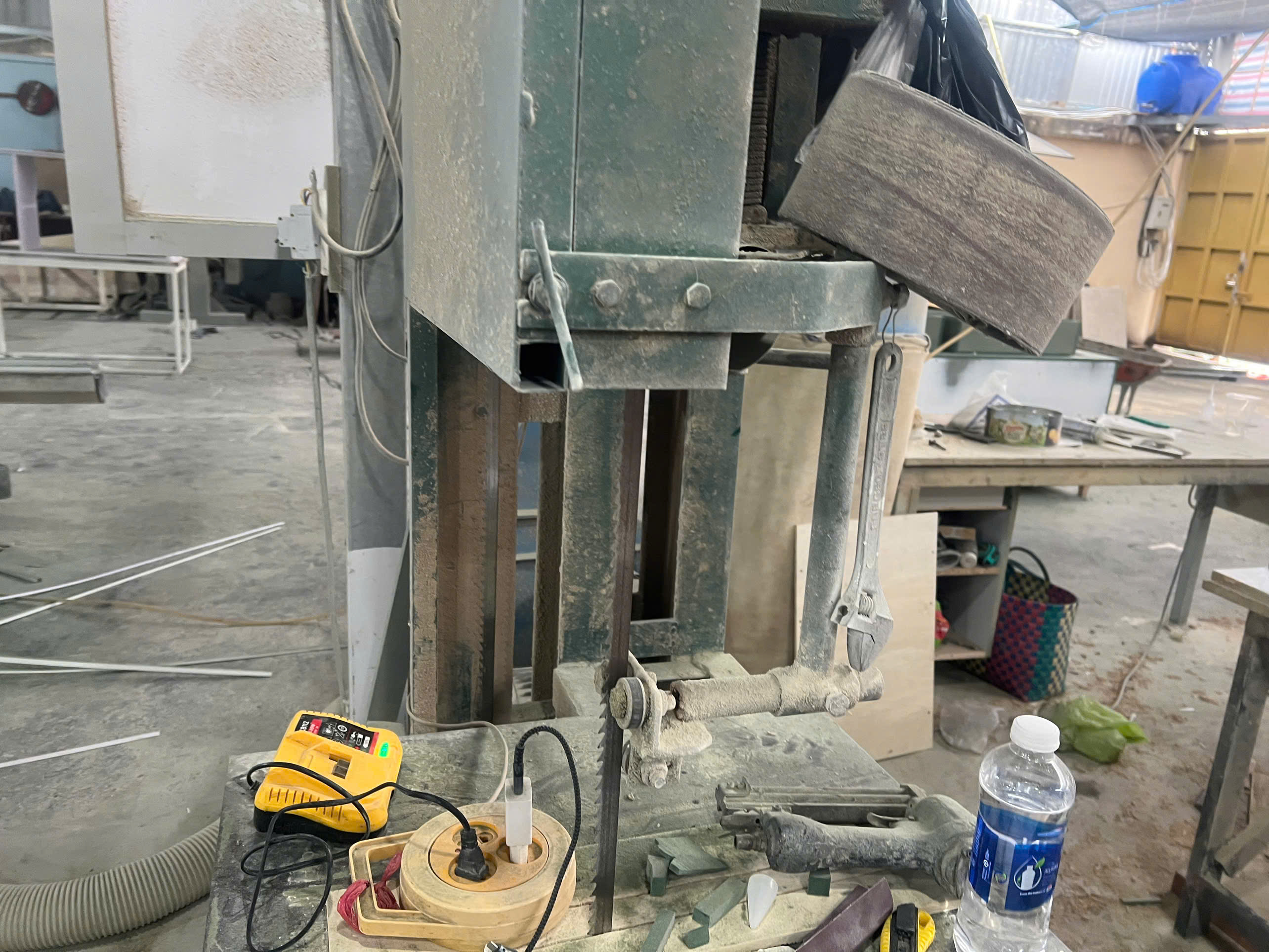 Vertical Bandsaw.jpg